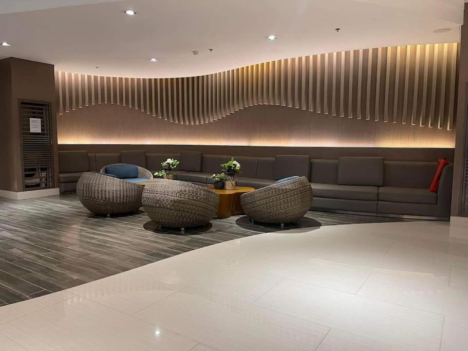 Shore 1 & 3 Residences Moa 1Br With Balcony By Darpm Manila Kültér fotó