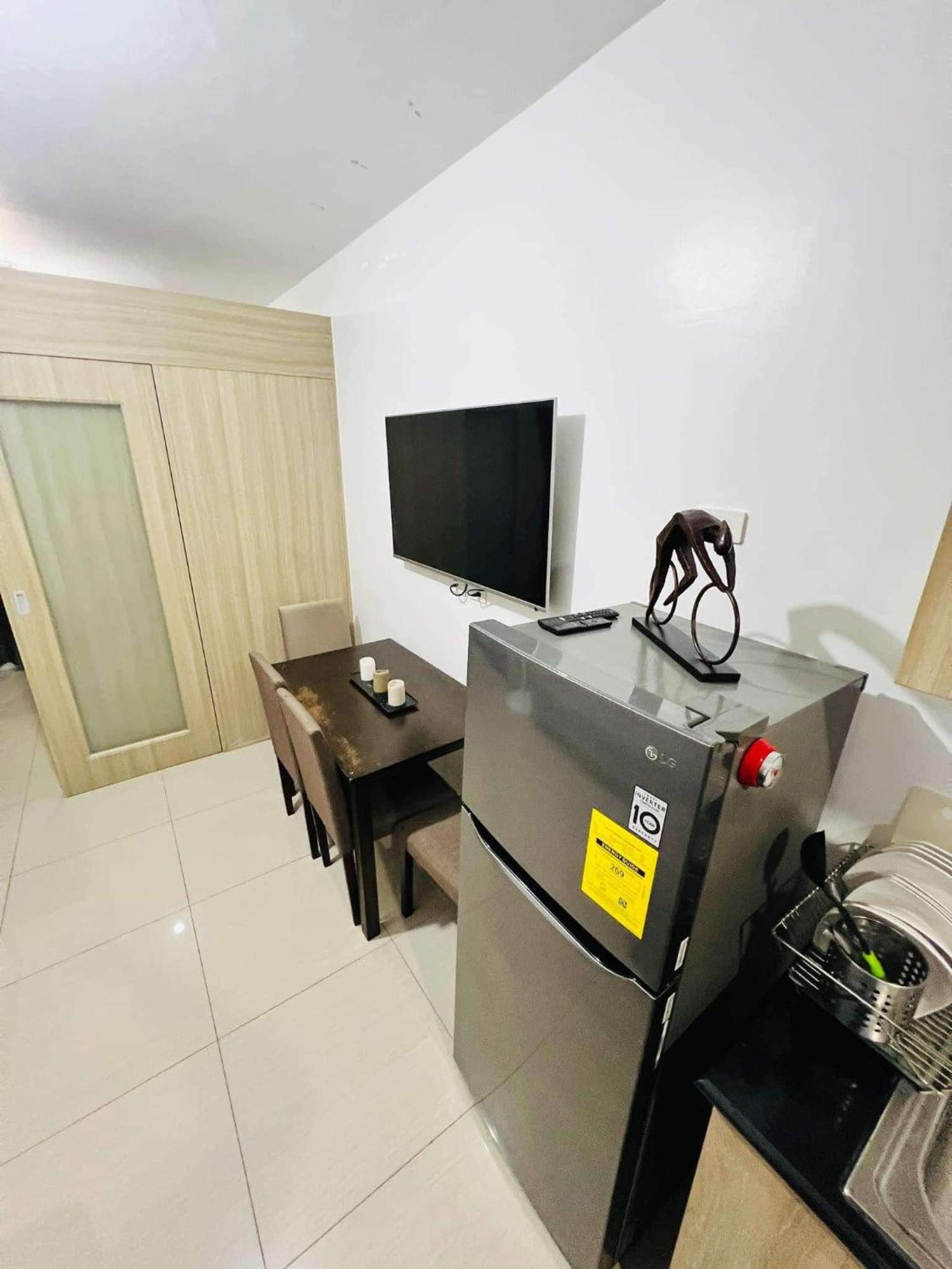 Shore 1 & 3 Residences Moa 1Br With Balcony By Darpm Manila Kültér fotó