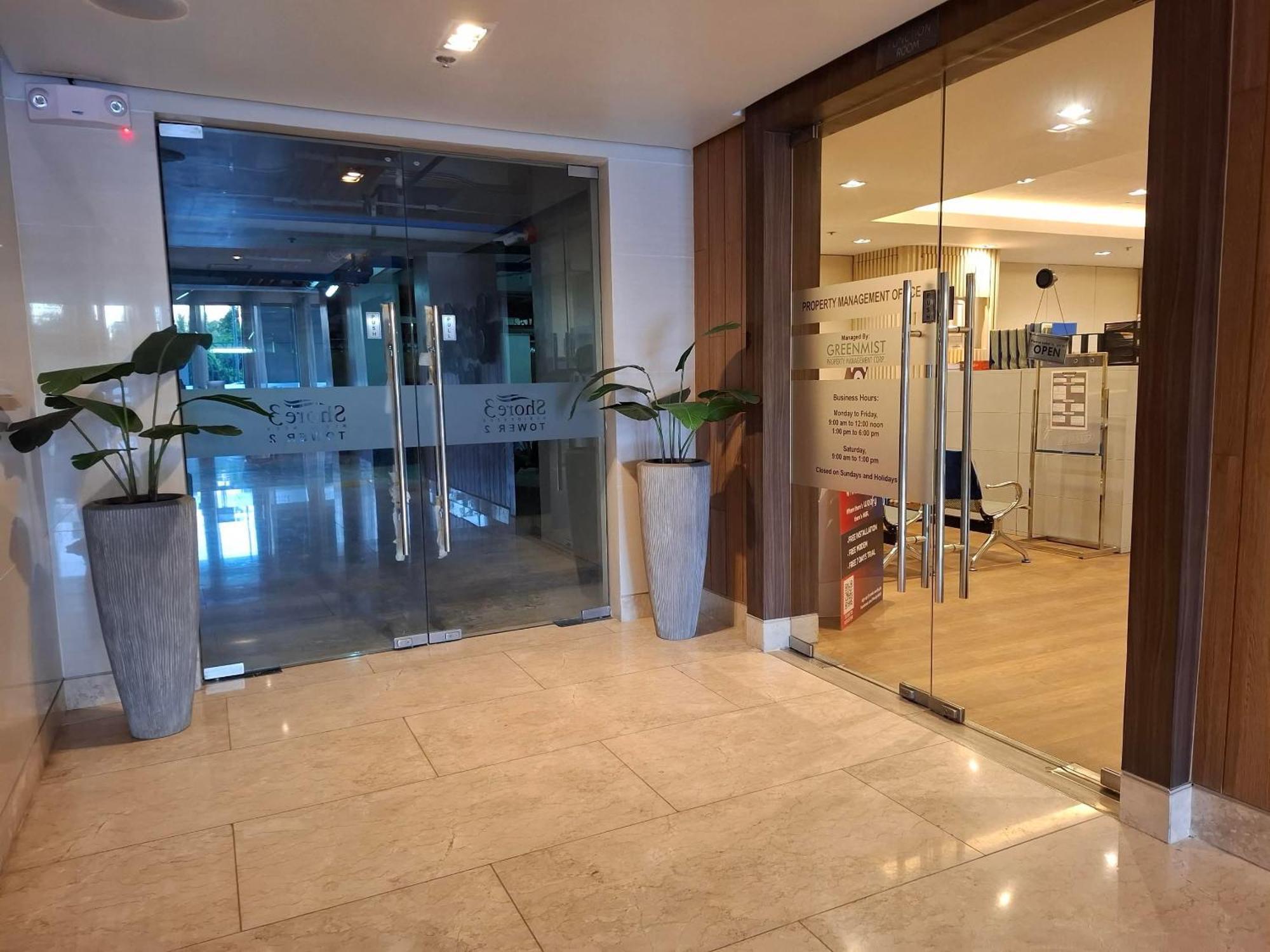 Shore 1 & 3 Residences Moa 1Br With Balcony By Darpm Manila Kültér fotó